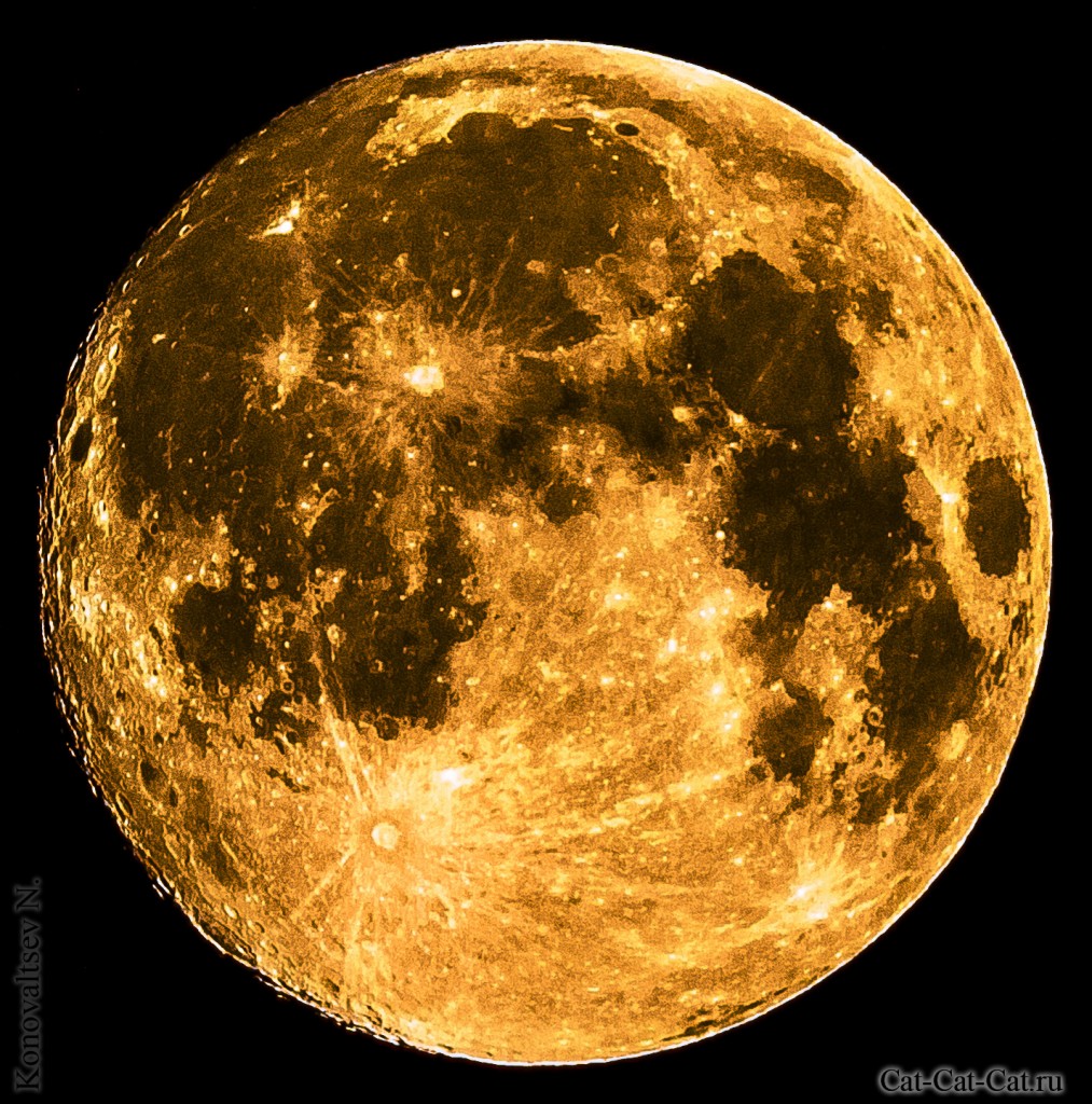 Большая луна (увеличена телескопом)