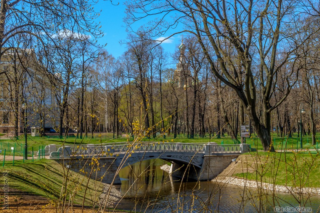 Михайловский сад, чугунный мостик Росси